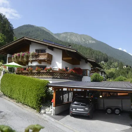 Moederndorfer, Apartmán