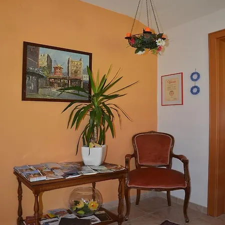 Moederndorfer, Apartman