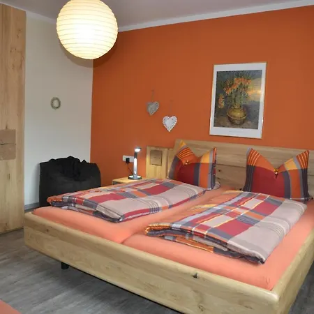 Moederndorfer, Apartamento *