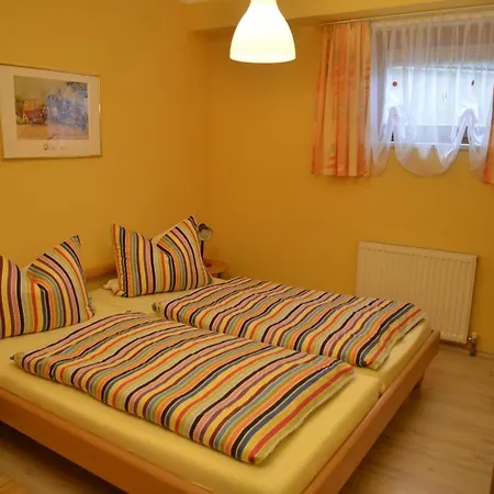Moederndorfer, Apartamento *